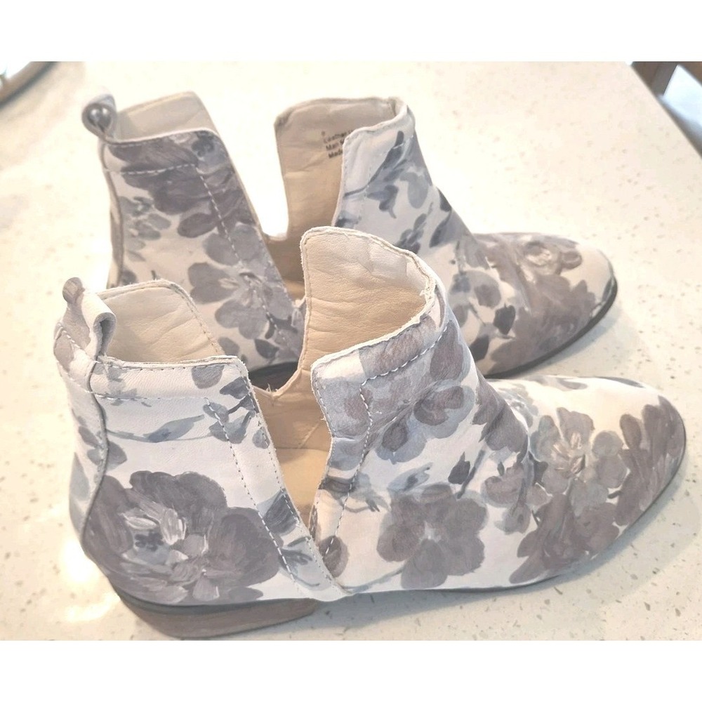 Womens Cream & Gray Floral Leather Booties Sz 9 Boho Cottagecore Sbicca Vintage - Picture 2 of 5
